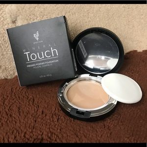 Younique pressed powder